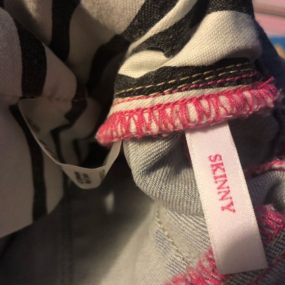 Issac Mizrahi Light Wash Skinny Jeans - Picture 3 of 8